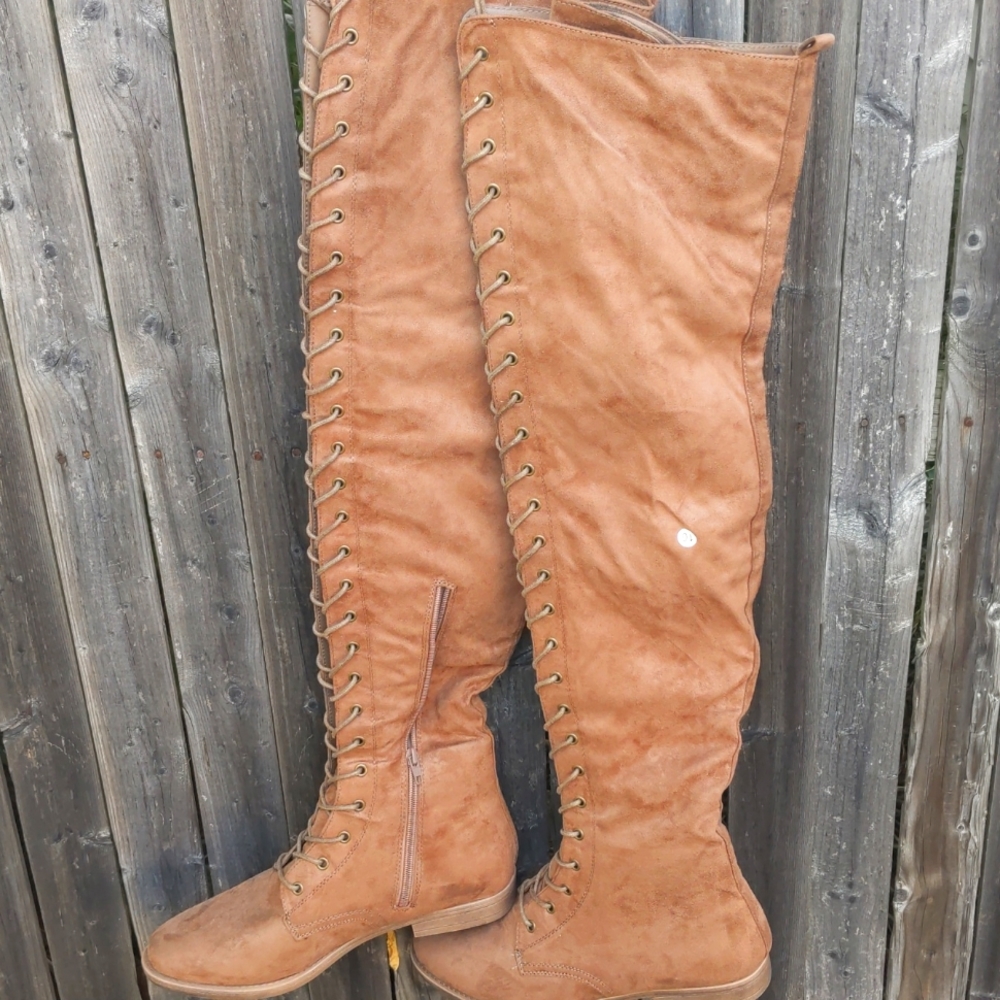Brown suede thigh highboots